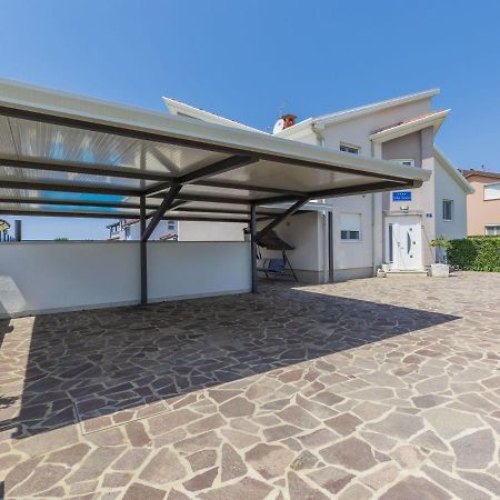 Holiday Home Villa Gocci By Interhome Kmeti 外观 照片