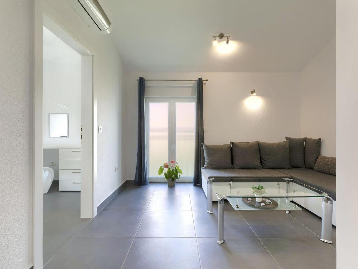 Holiday Home Villa Gocci By Interhome Kmeti 外观 照片