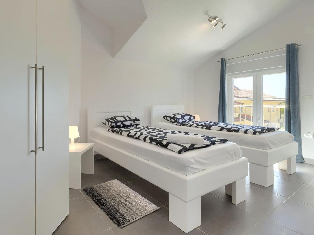 Holiday Home Villa Gocci By Interhome Kmeti 外观 照片
