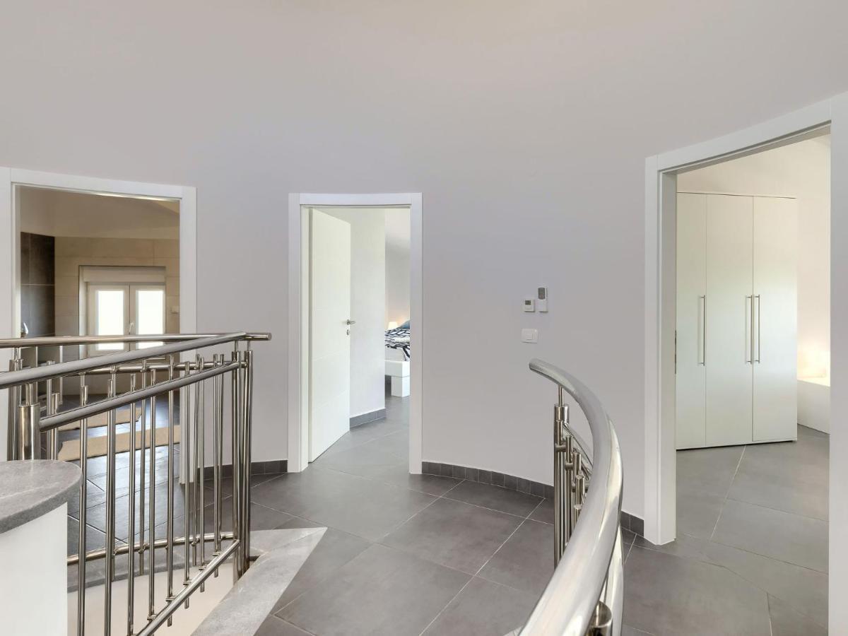 Holiday Home Villa Gocci By Interhome Kmeti 外观 照片