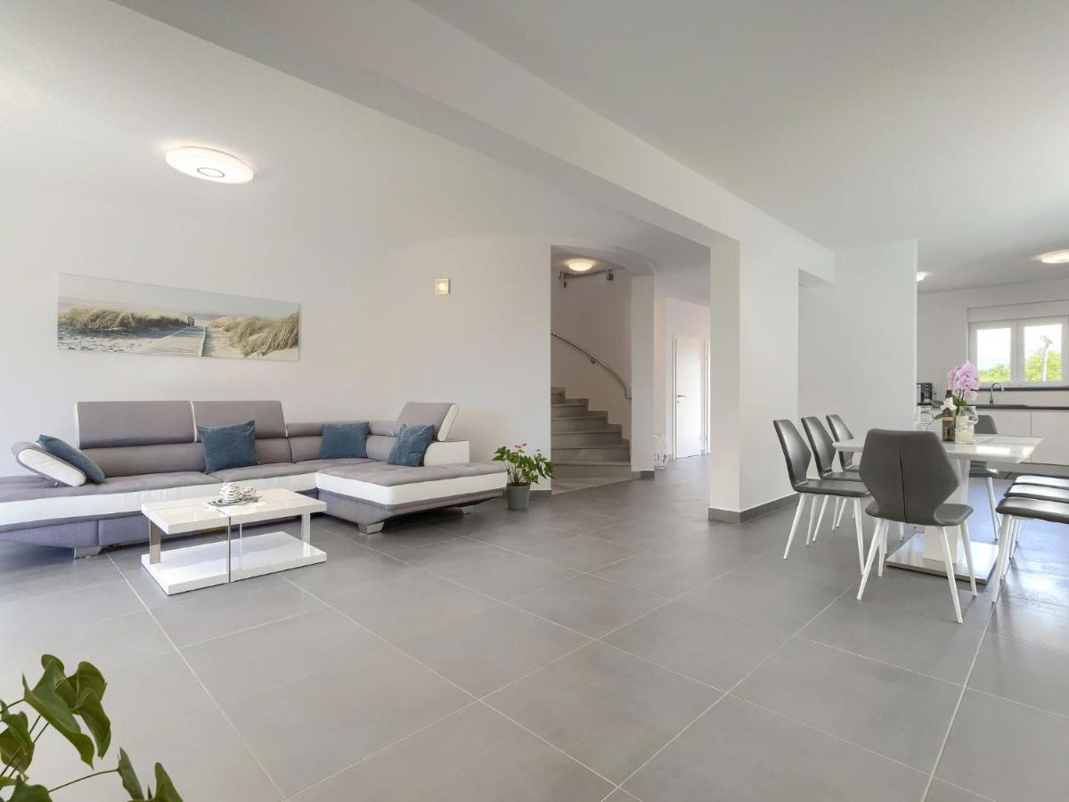 Holiday Home Villa Gocci By Interhome Kmeti 外观 照片