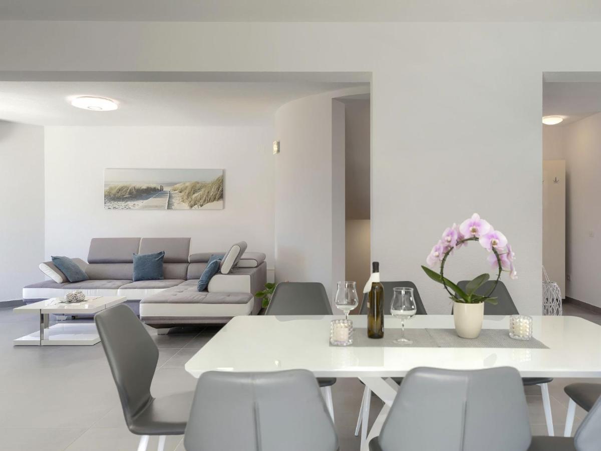 Holiday Home Villa Gocci By Interhome Kmeti 外观 照片