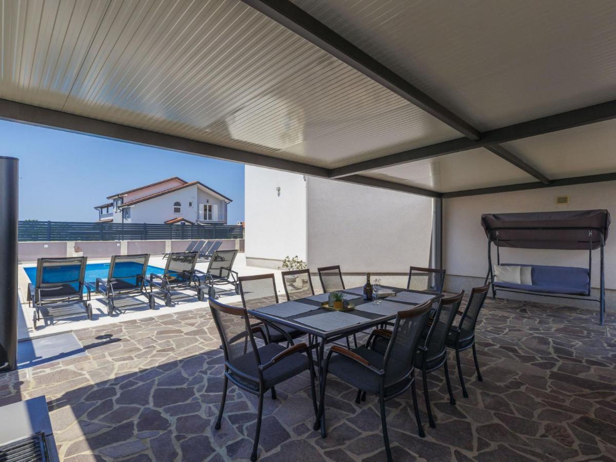 Holiday Home Villa Gocci By Interhome Kmeti 外观 照片